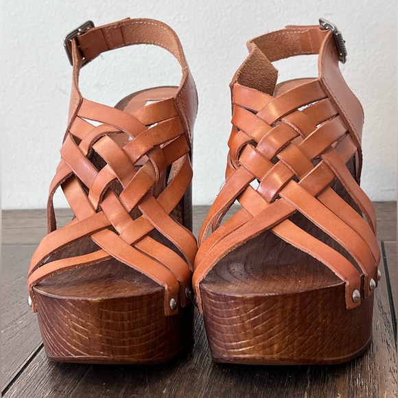 NWOT Steve Madden Leather Strappy Heeled Sandals Womens size 10 - Picture 2 of 11